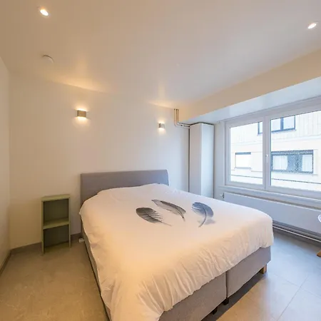 Bright Beachfront Apartment, Cleaning Included Apartment