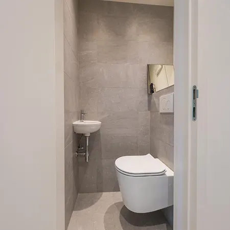 Apartment Bright Beachfront Apartment, Cleaning Included Westende